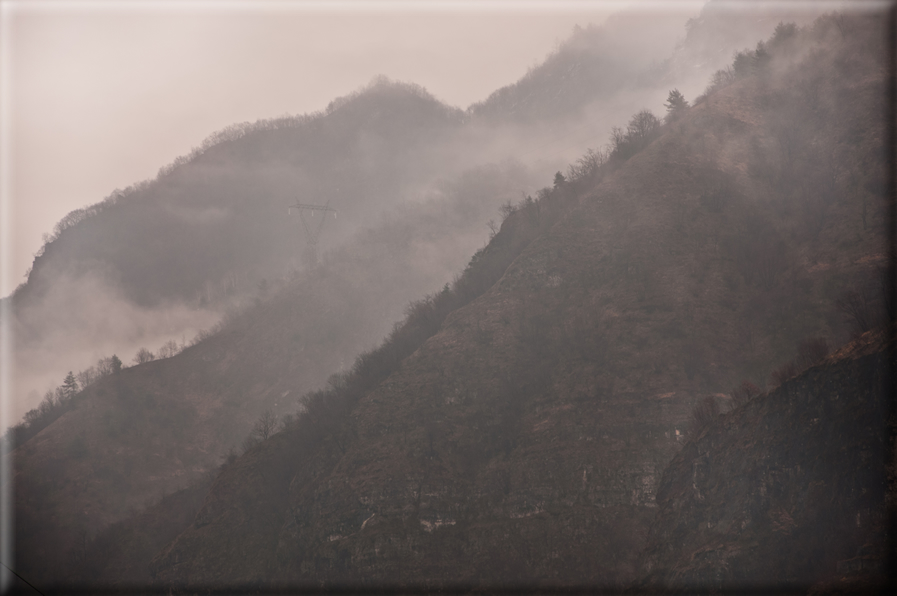 foto Colline di Romano d'Ezzelino nella Nebbia